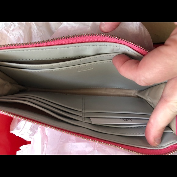 Coach pink wristlet - Picture 3 of 8